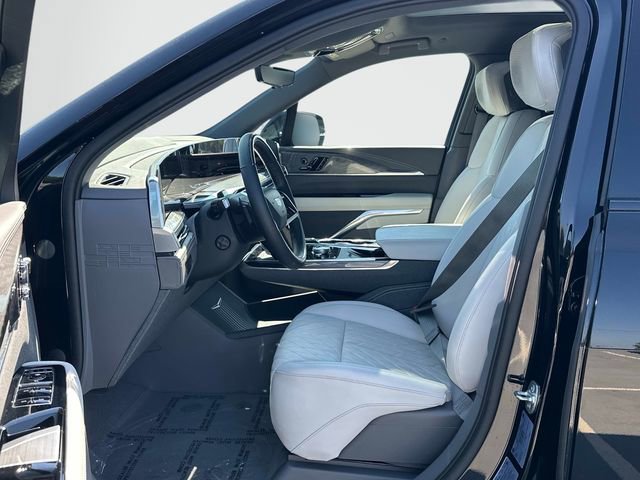 Used 2025 Cadillac Escalade IQ Sport 1 w/ LPO, ONYX Package AWD/4WD image 16