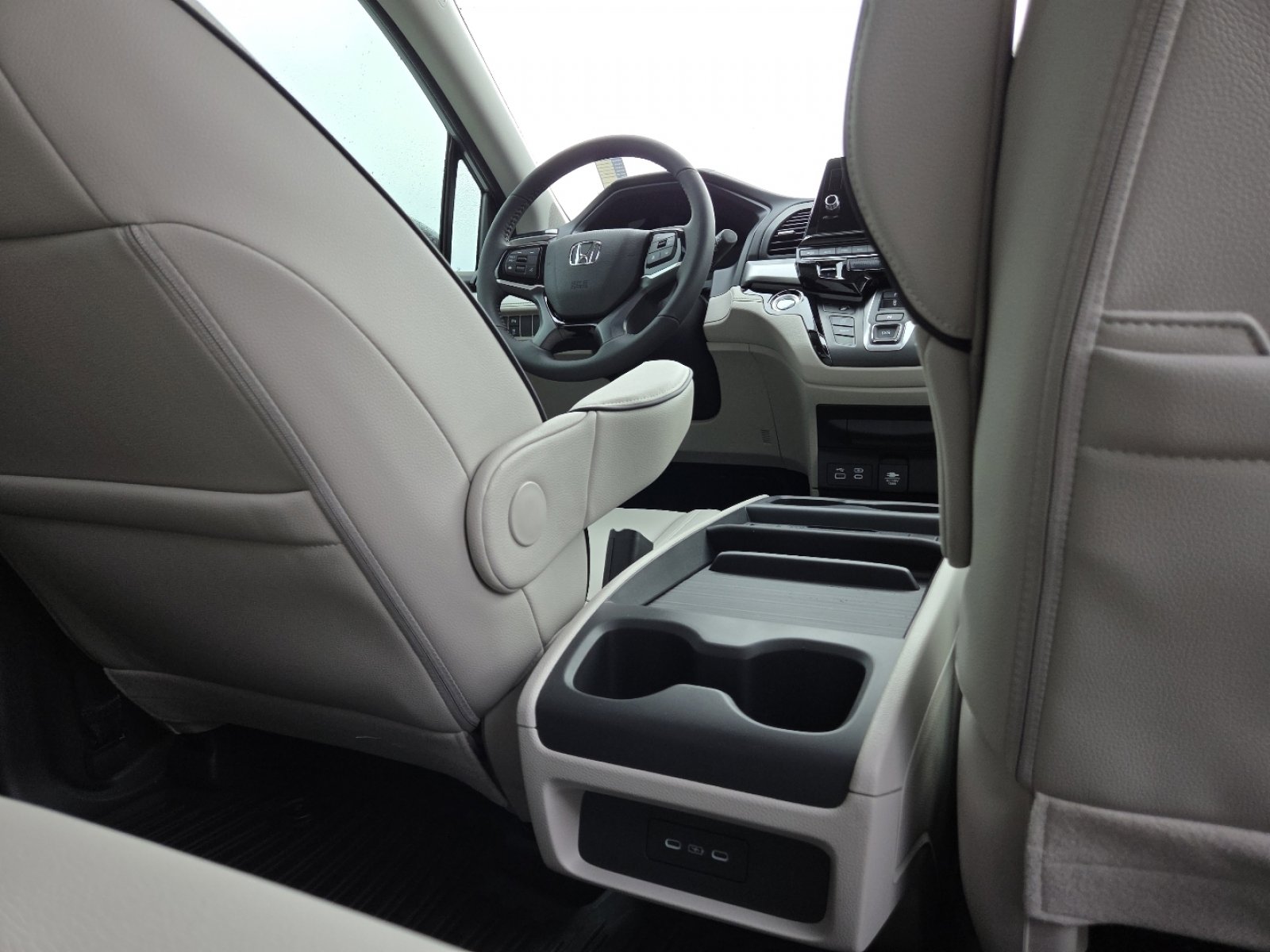 New 2026 Honda Odyssey Touring image 25