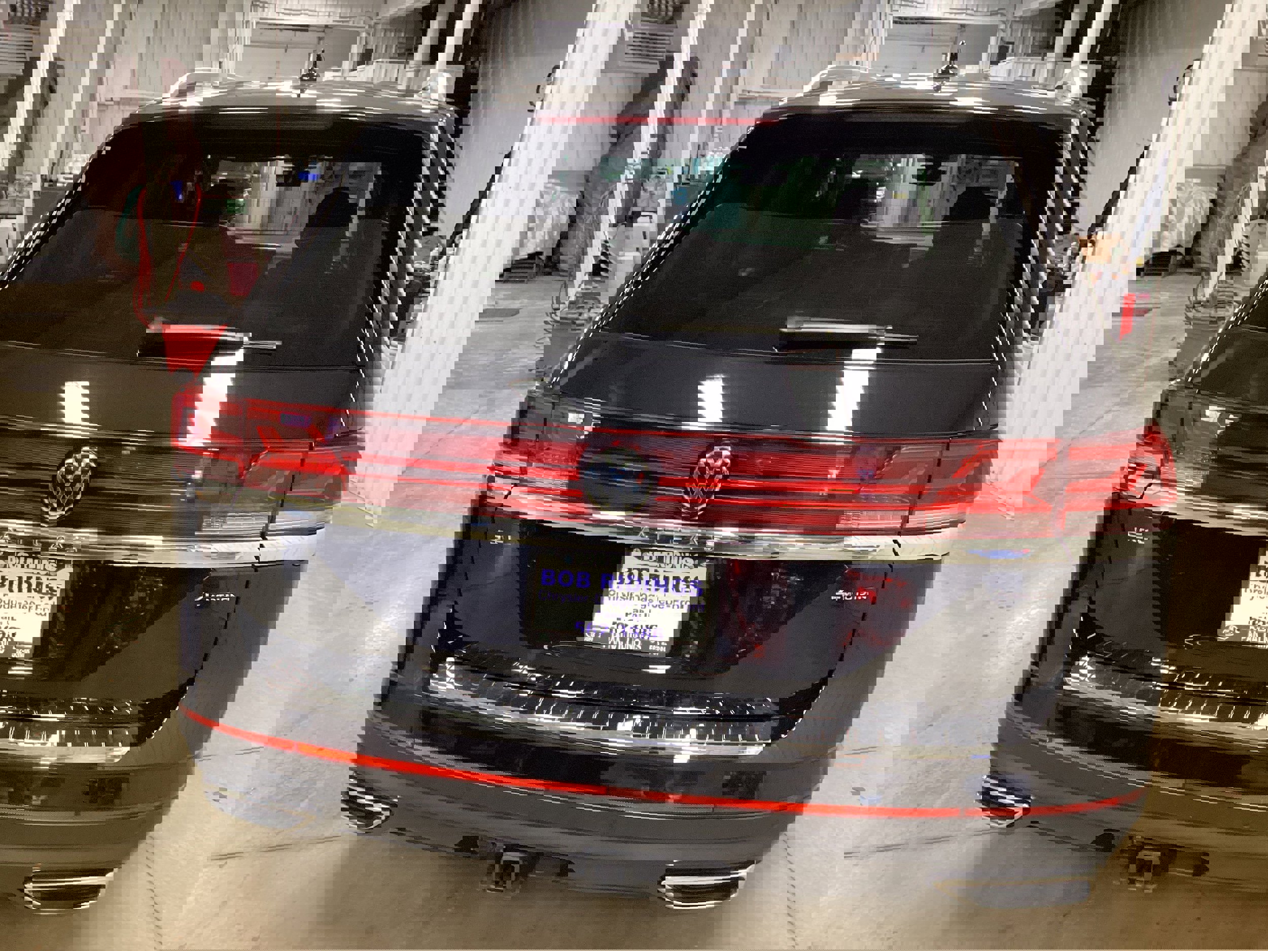 Used 2024 Volkswagen Atlas SEL image 4