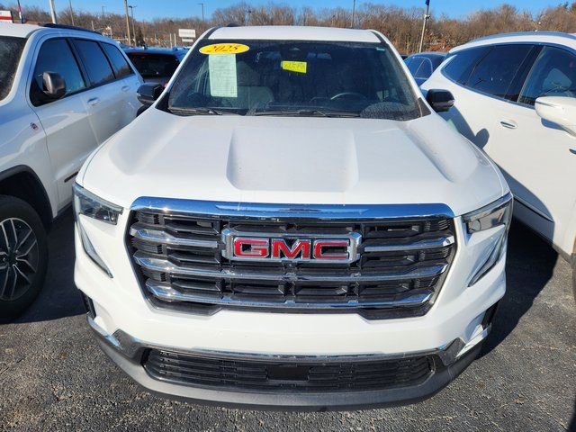 Used 2025 GMC Acadia Elevation image 2