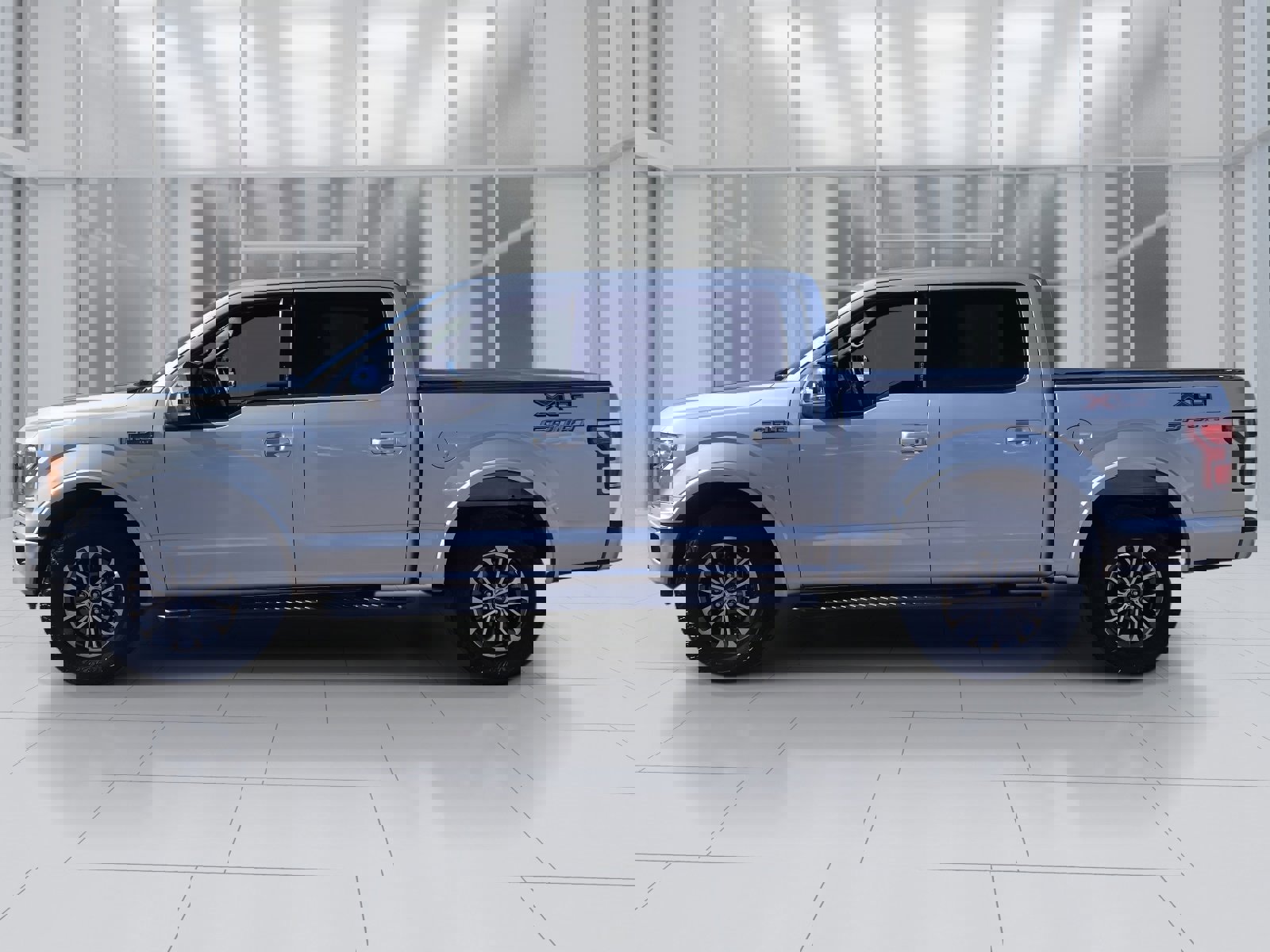 Used 2019 Ford F150 XLT w/ Equipment Group 302A Luxury image 2