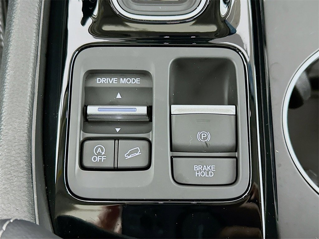 Certified 2025 Honda Pilot Touring image 21