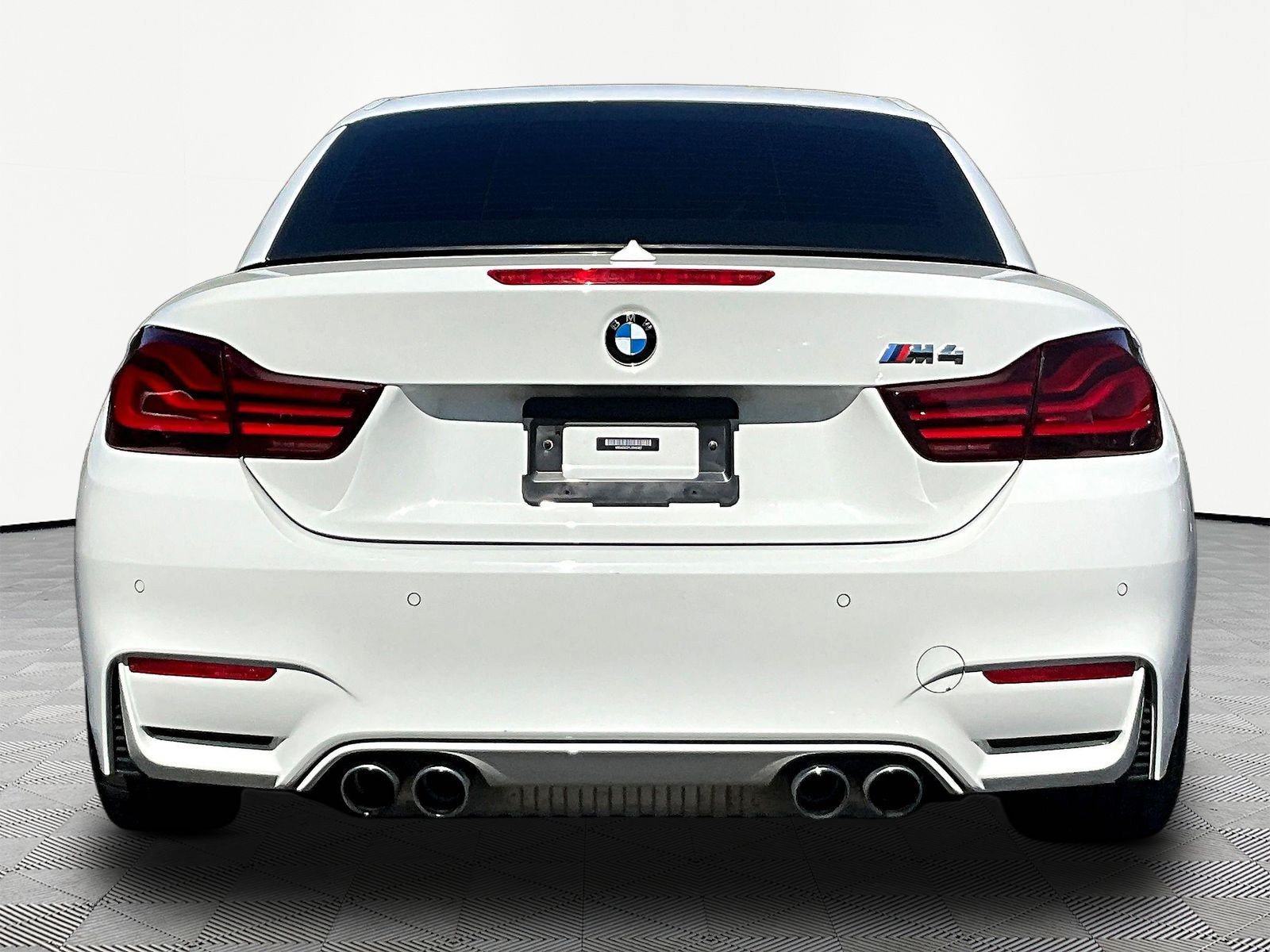 Used 2020 BMW M4 Convertible RWD image 5