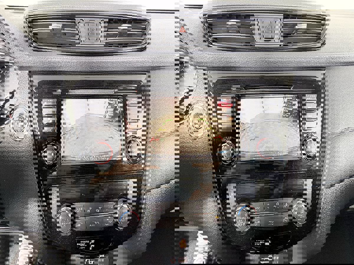 Used 2018 Nissan Rogue SV image 53