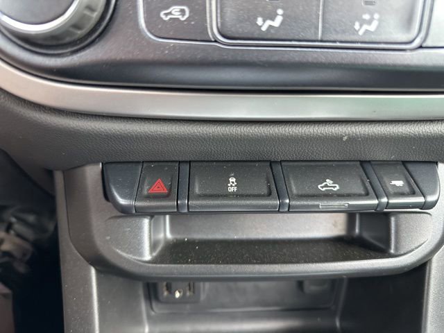 Used 2020 Chevrolet Colorado LT AWD/4WD image 11