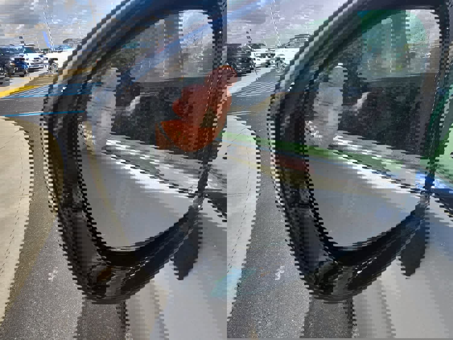 Used 2024 Chrysler Pacifica Touring-L image 13