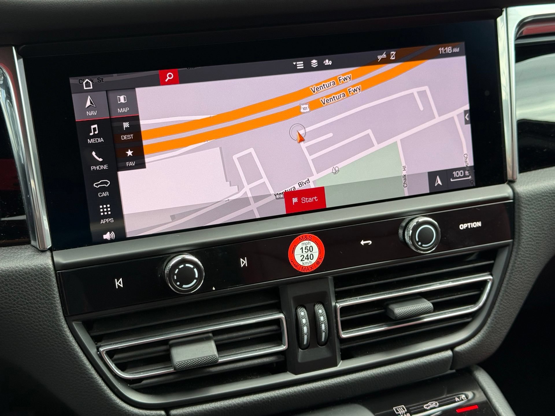 New 2025 Porsche Macan AWD/4WD image 21