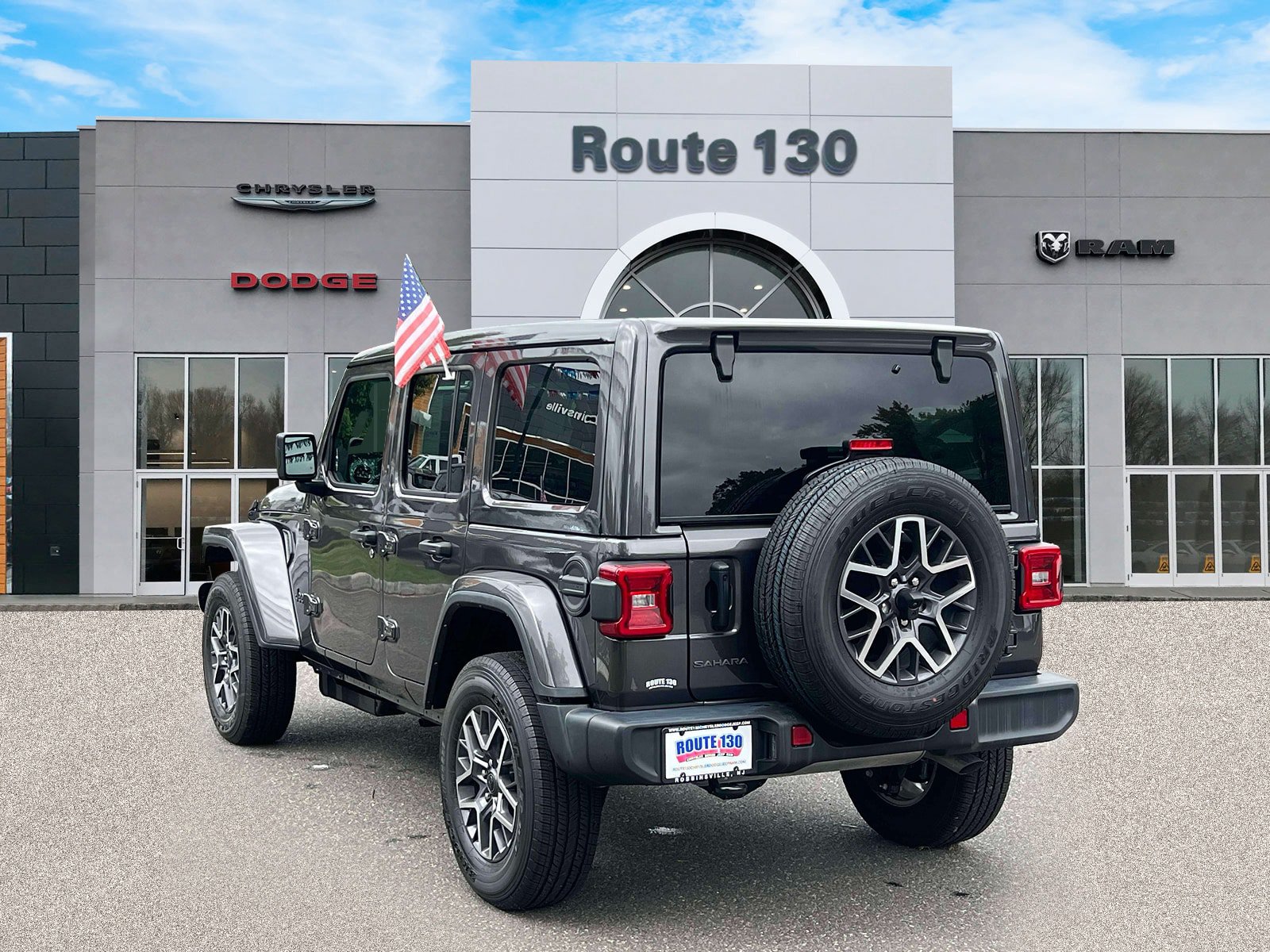 Used 2026 Jeep Wrangler Unlimited Sahara AWD/4WD image 3