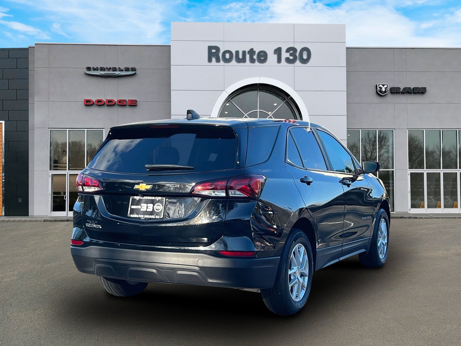 Used 2024 Chevrolet Equinox LS w/ LS Convenience Package FWD image 4