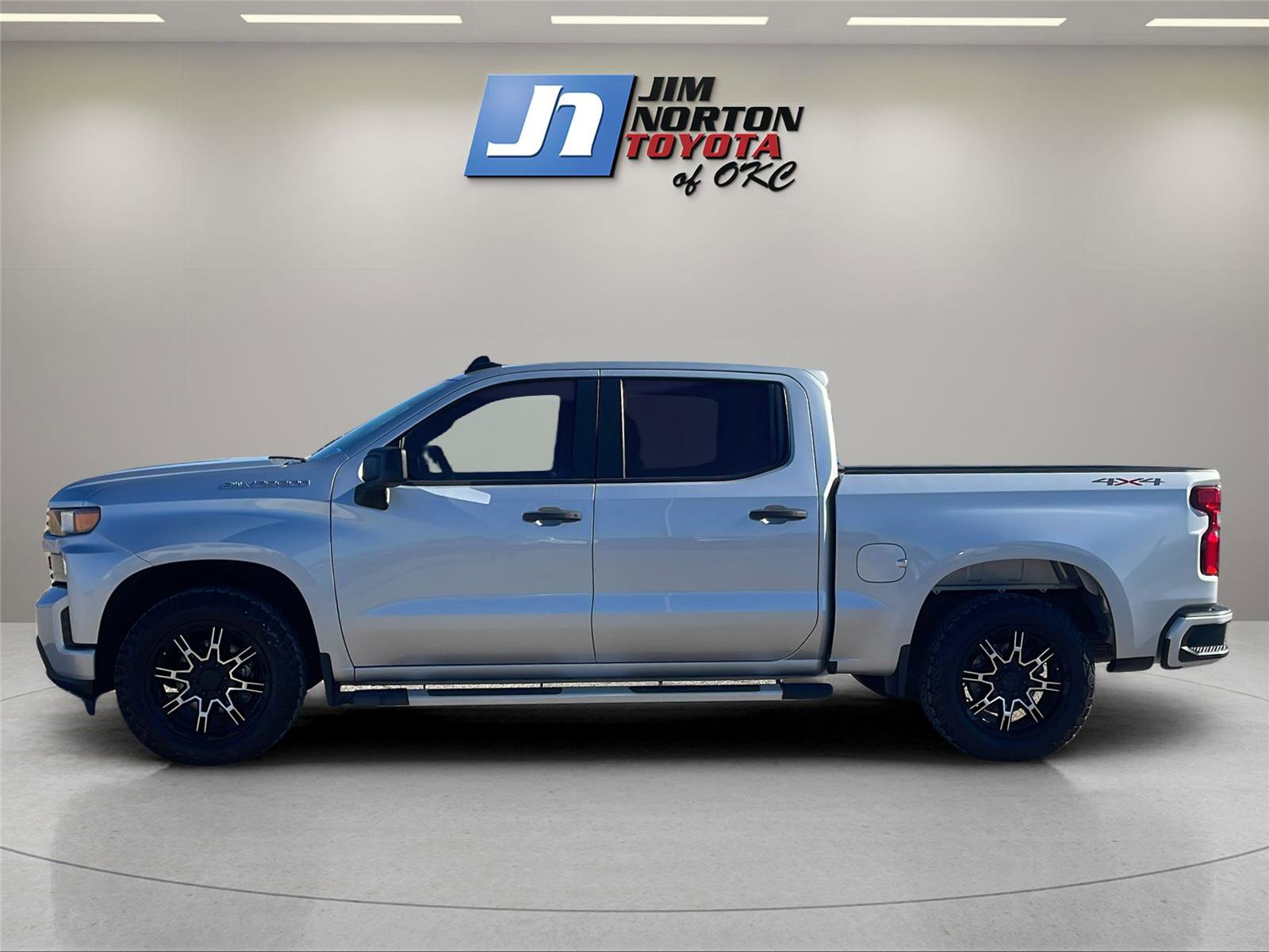 Used 2019 Chevrolet Silverado 1500 Custom w/ Custom Value Package image 8