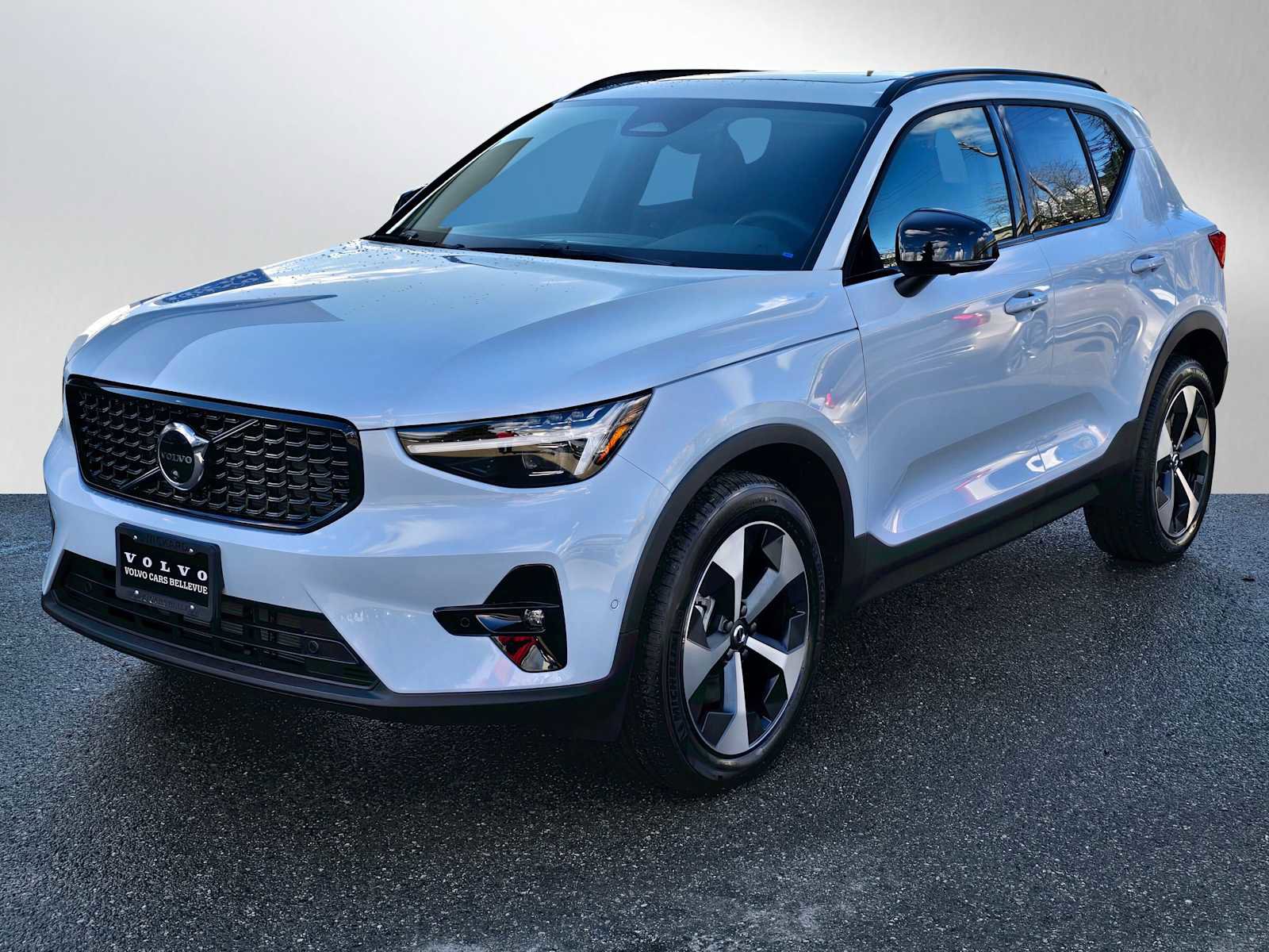 New 2026 Volvo XC40 B5 Plus w/ Protection Package Premier image 7