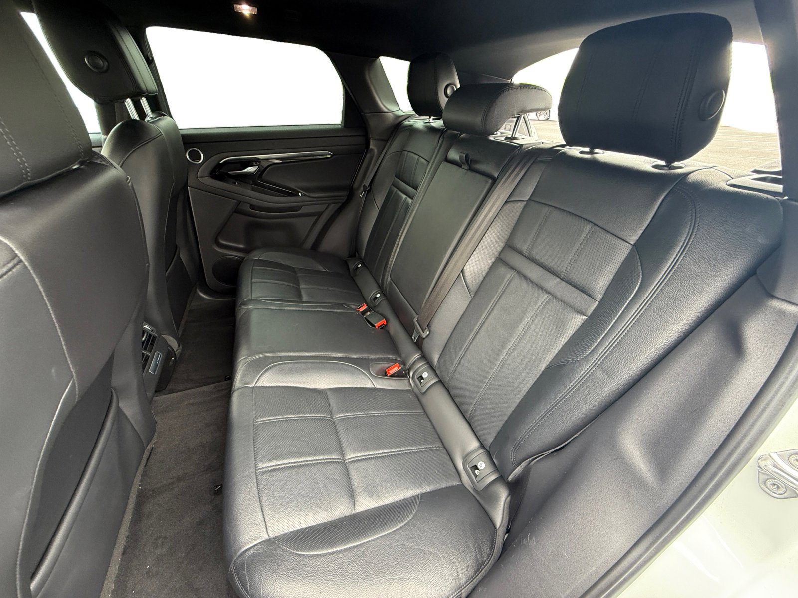 Used 2020 Land Rover Range Rover Evoque S image 16