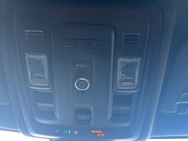 Used 2023 GMC Yukon SLT AWD/4WD image 38