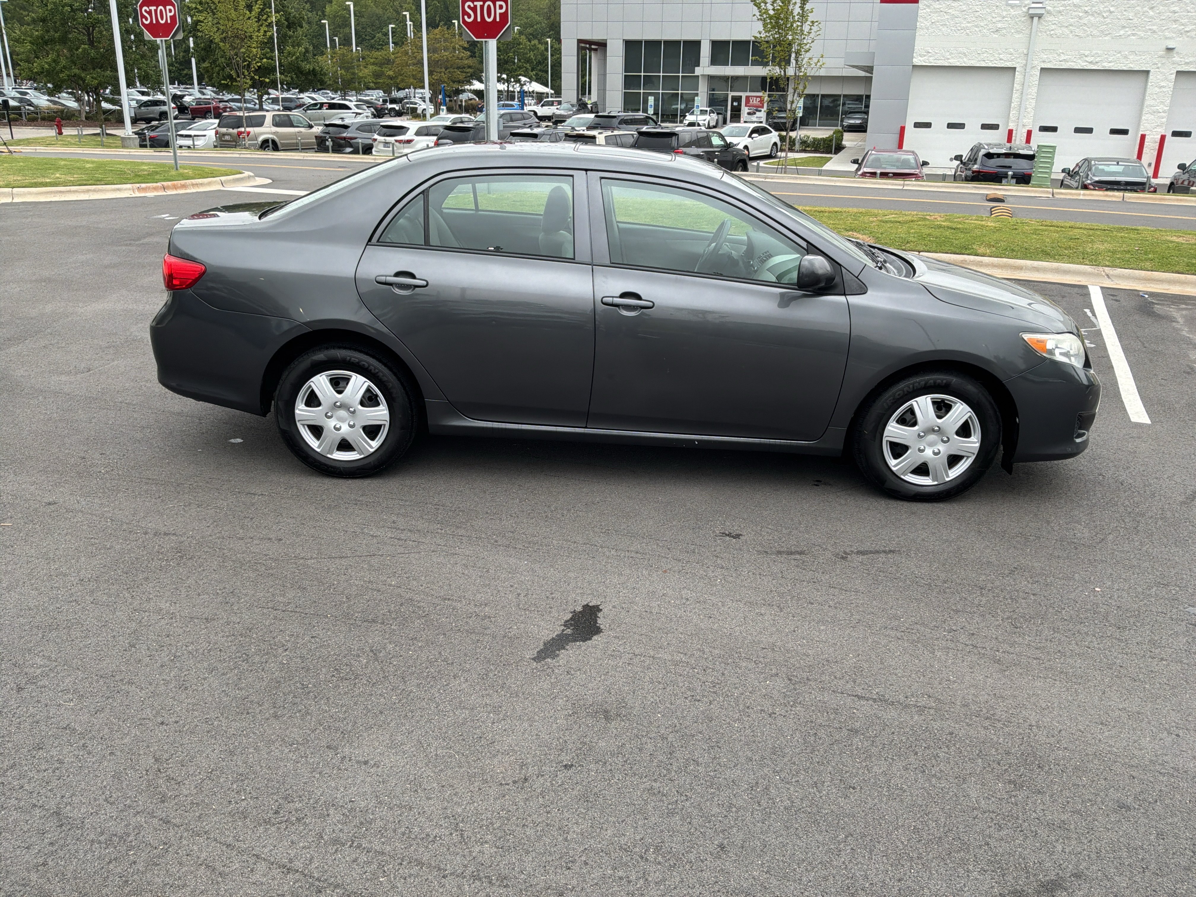 Used 2010 Toyota Corolla LE w/ All Weather Guard Pkg FWD image 11