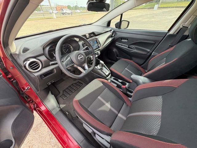 Used 2025 Nissan Versa SR w/ Trunk Package image 11