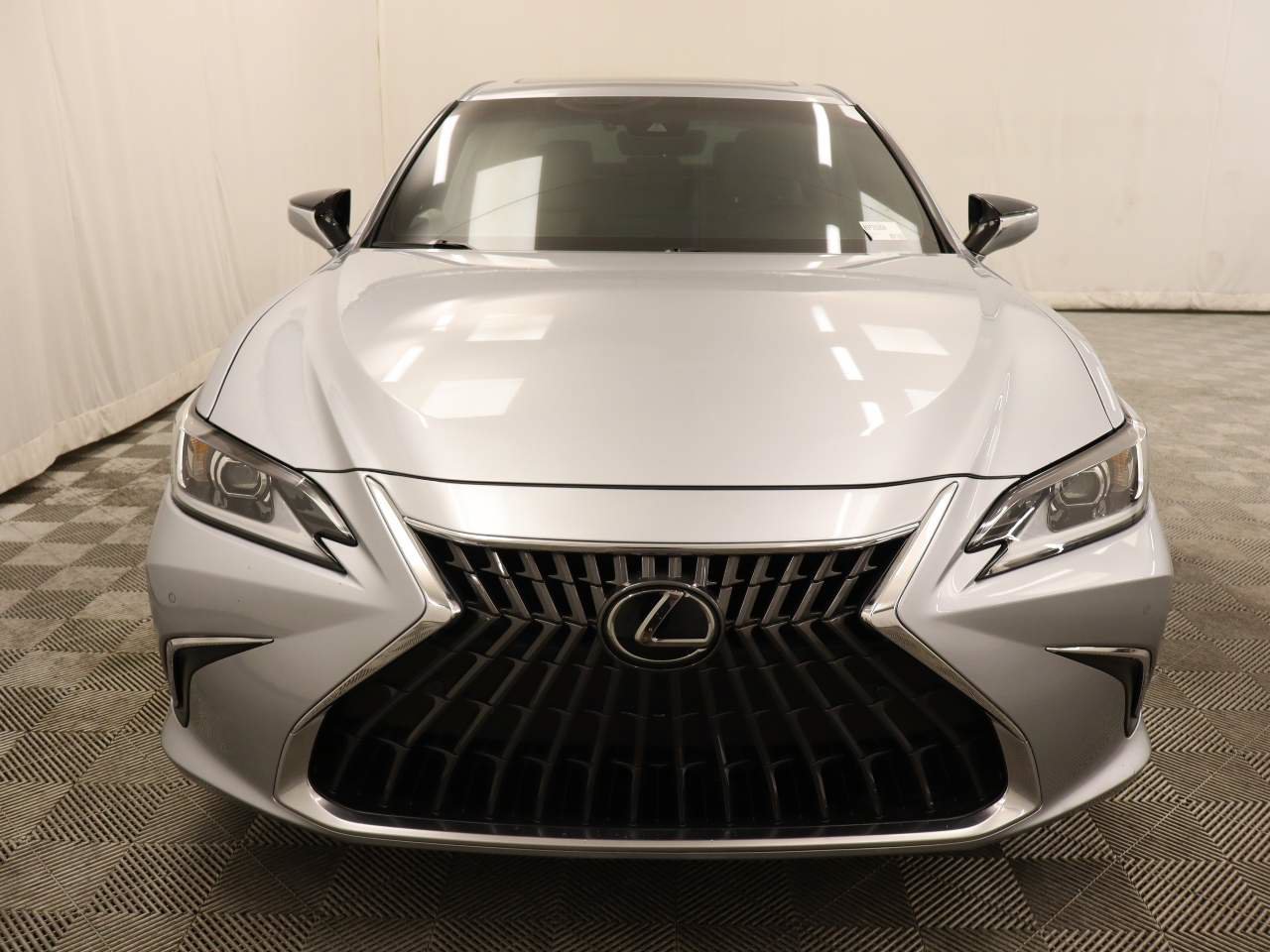 Used 2025 Lexus ES 300h w/ Premium Package FWD image 4