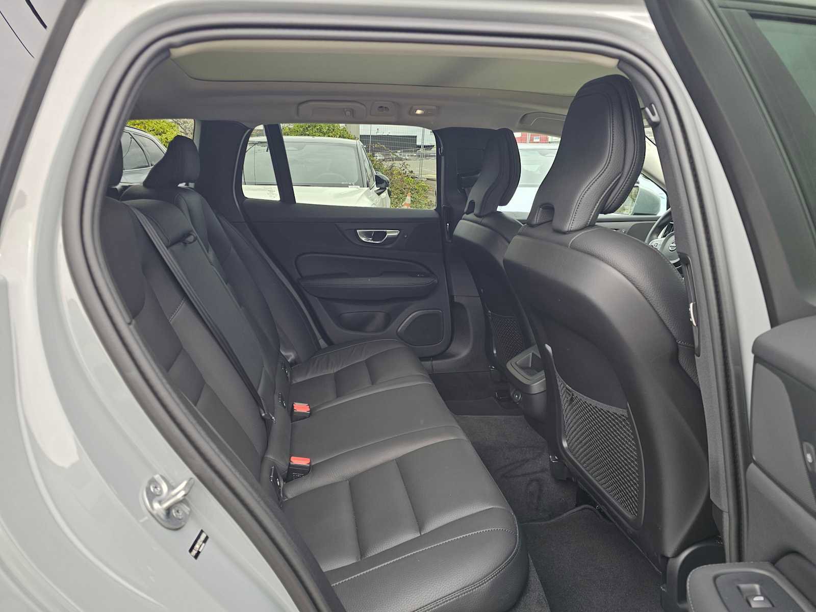 Certified 2025 Volvo V60 B5 Cross Country Plus image 13