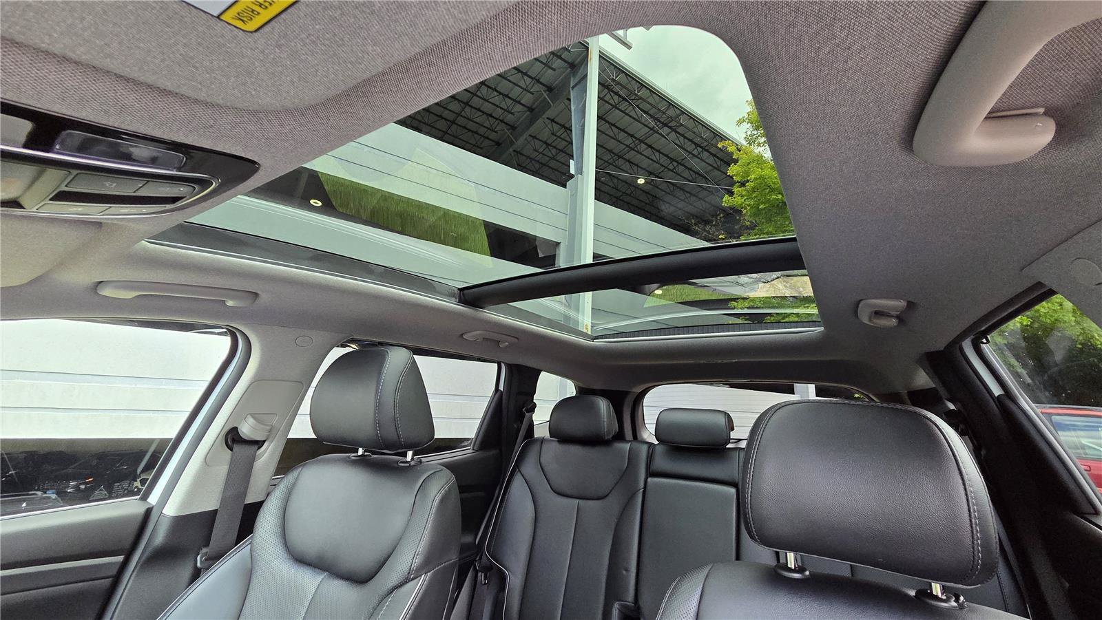 Used 2023 Hyundai Santa Fe Limited AWD/4WD image 27