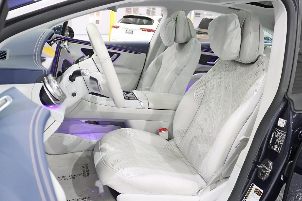 Used 2023 Mercedes-Benz EQS 580 4MATIC Sedan image 29