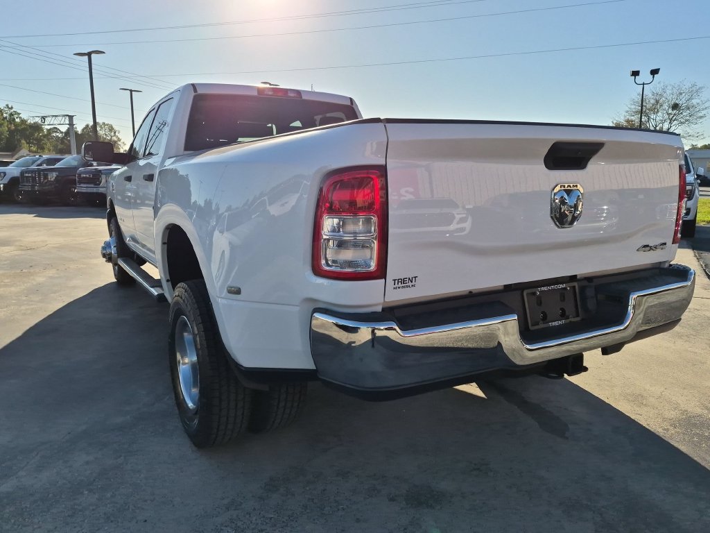 Used 2020 RAM 3500 Tradesman w/ Chrome Appearance Group AWD/4WD image 2