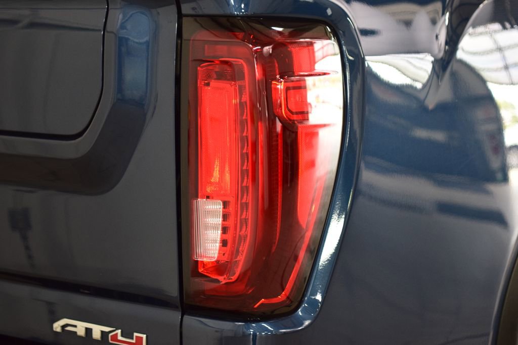 Used 2021 GMC Sierra 2500 AT4 w/ AT4 Premium Plus Package AWD/4WD image 19