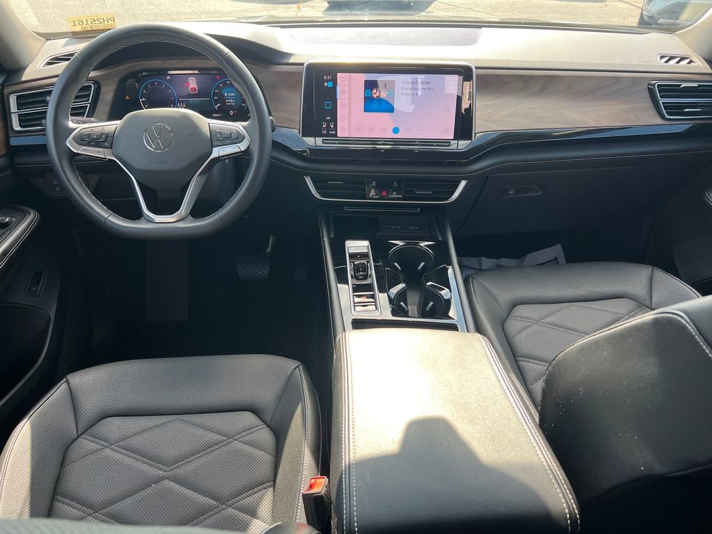 Used 2024 Volkswagen Atlas SE image 23