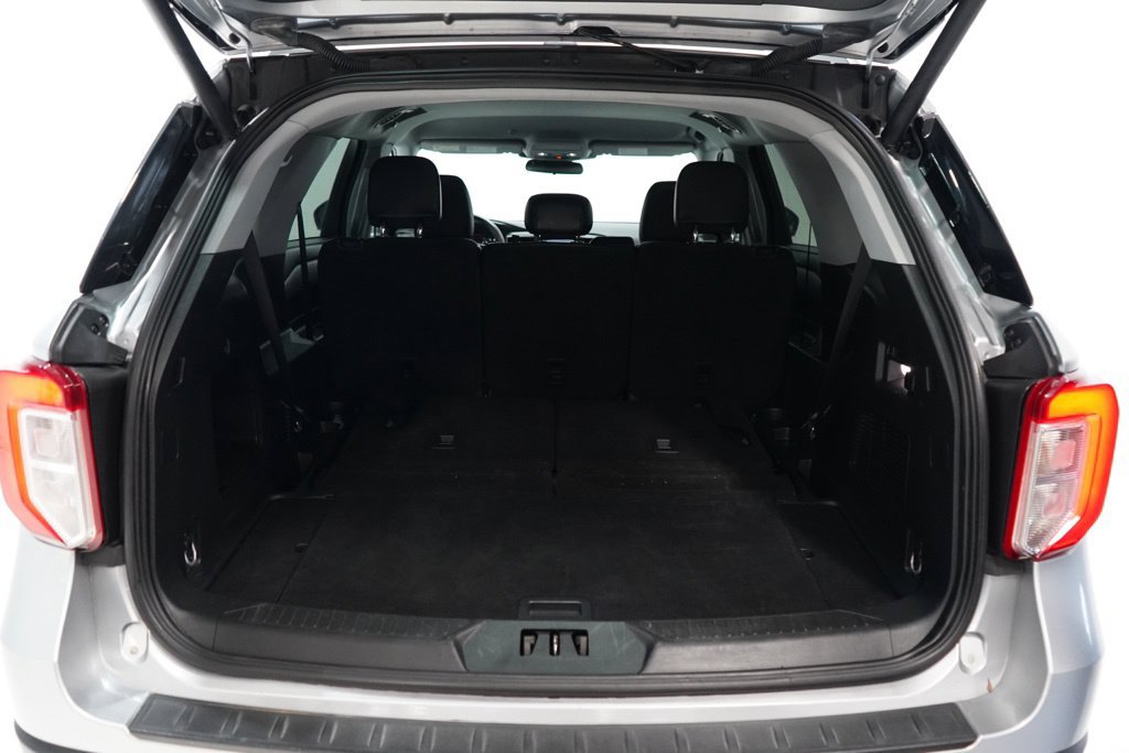 Used 2024 Ford Explorer XLT w/ Equipment Group 202A AWD/4WD image 35