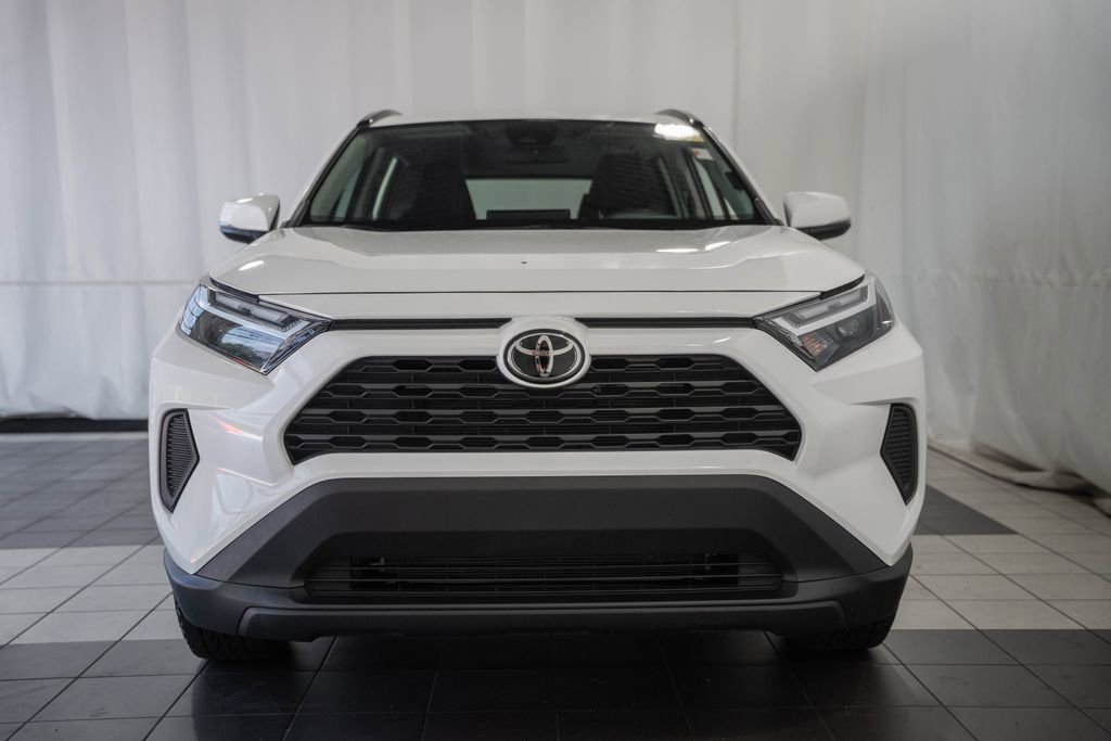Used 2023 Toyota RAV4 XLE FWD image 2