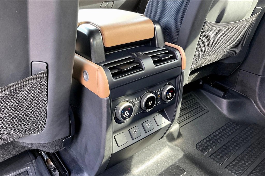 Used 2025 Land Rover Defender 110 V8 image 10