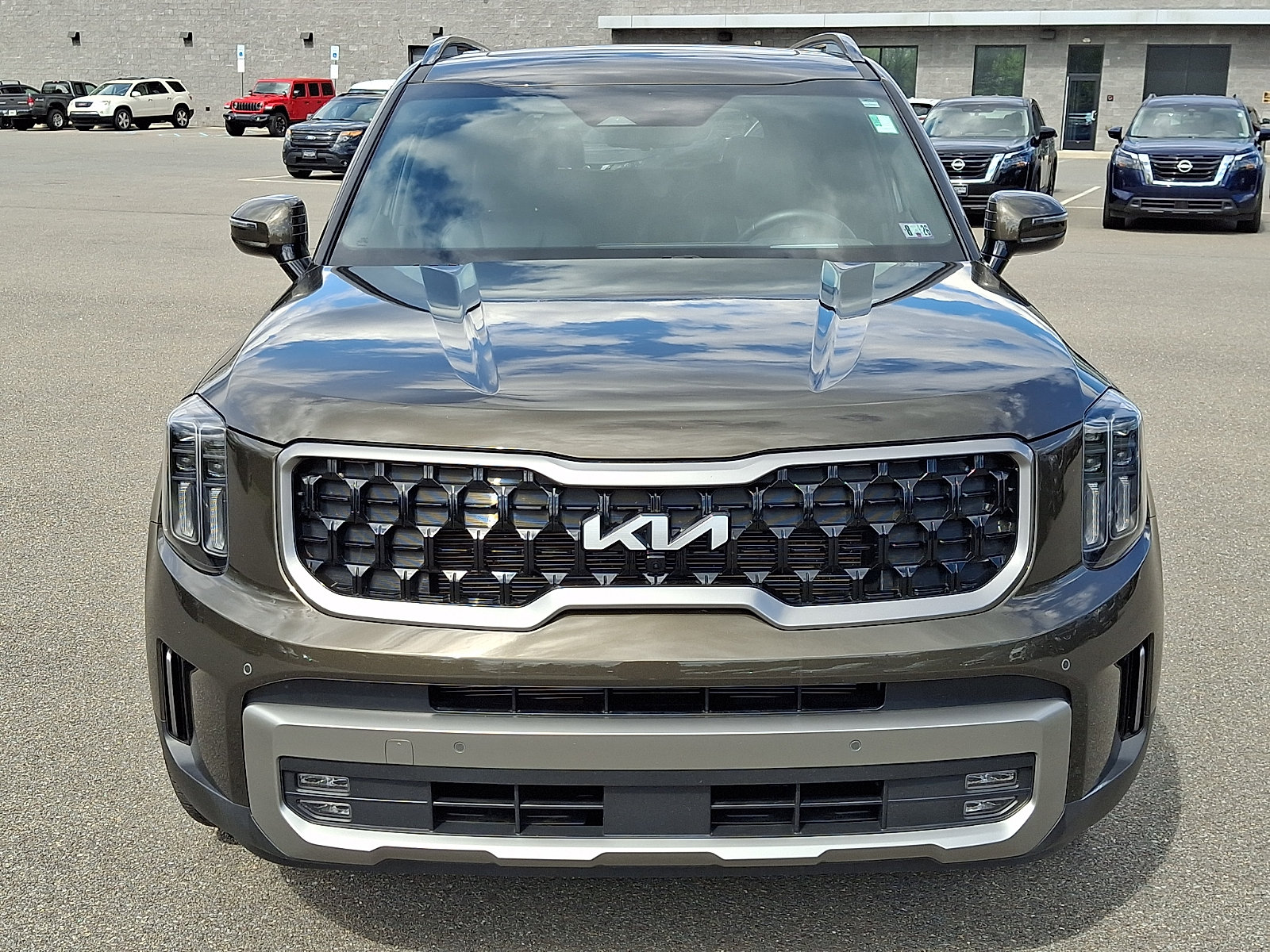 Used 2023 Kia Telluride SX Prestige X-Line AWD/4WD image 2