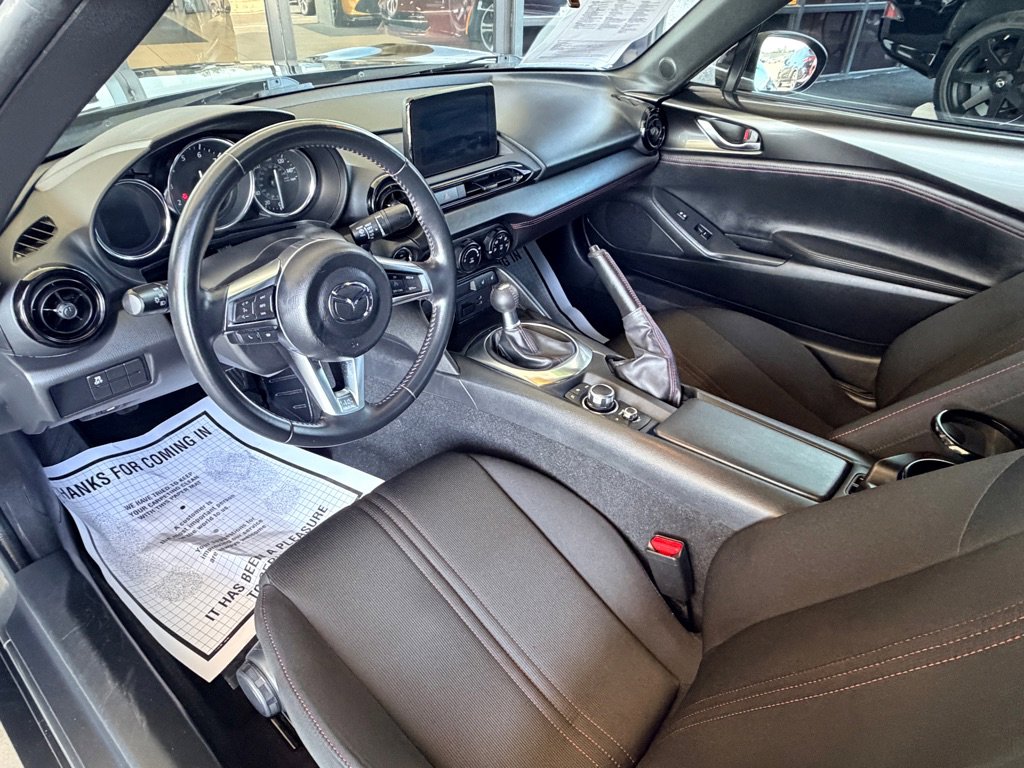 Used 2019 MAZDA MX-5 Miata Club RWD image 9