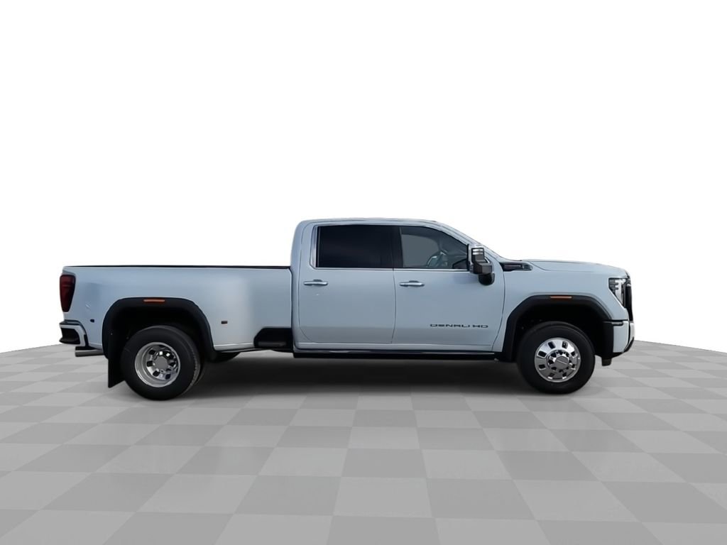 New 2026 GMC Sierra 3500 Denali Ultimate image 9