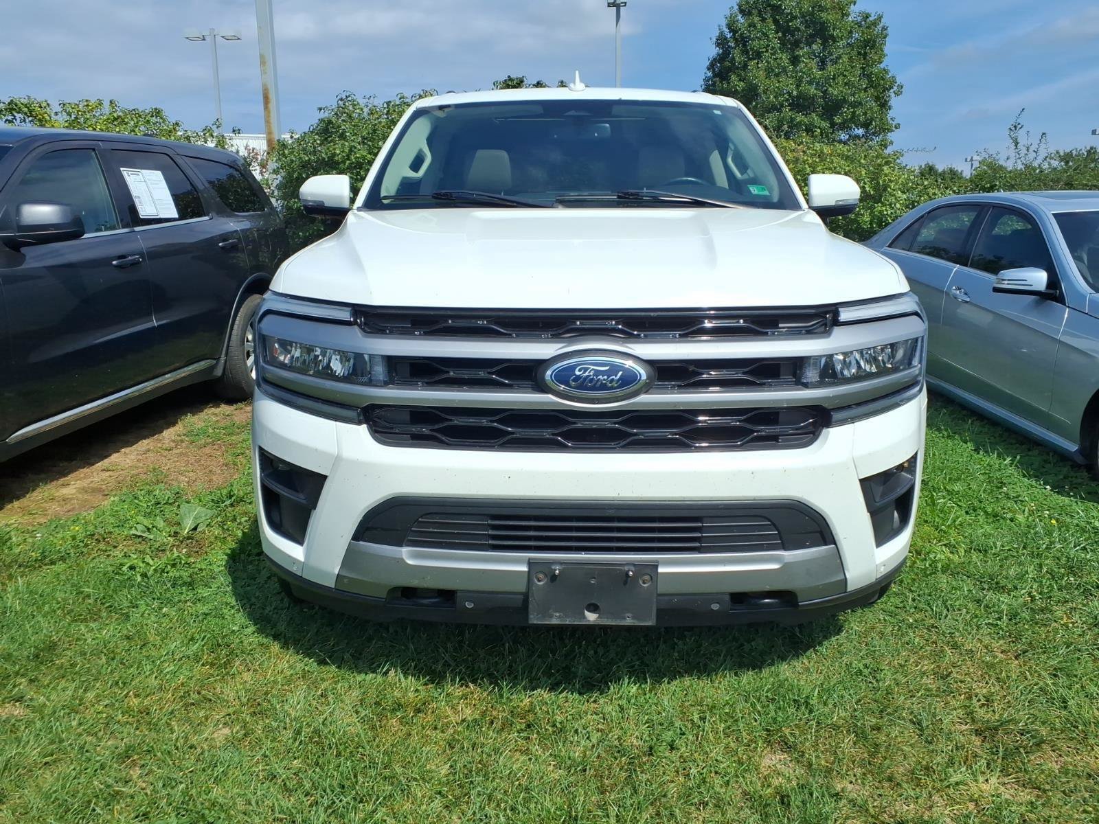 Used 2022 Ford Expedition Max XLT AWD/4WD image 2