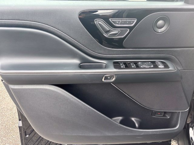 New 2026 Lincoln Aviator Reserve AWD/4WD image 13