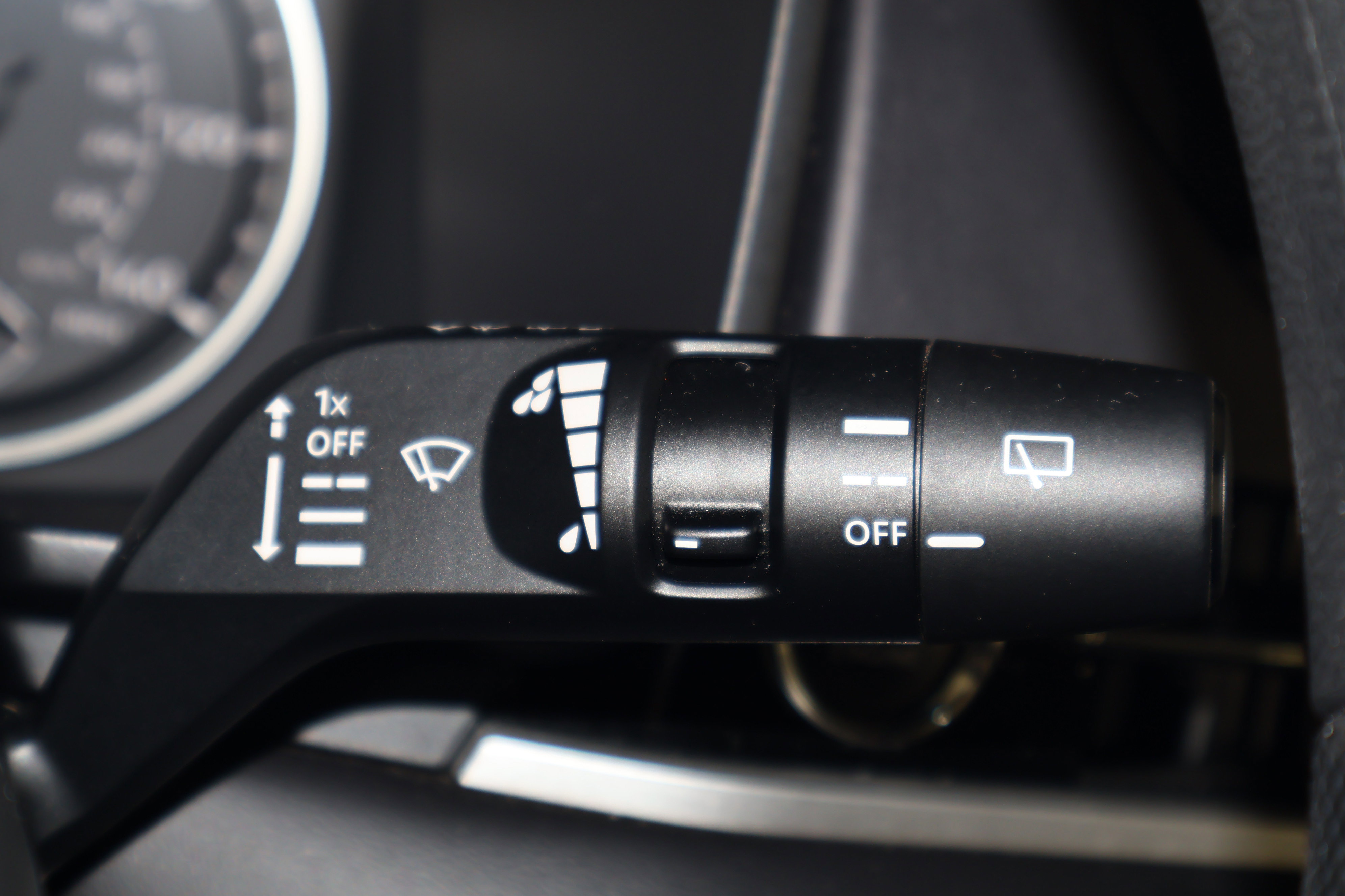 Used 2024 Mitsubishi Outlander ES image 23