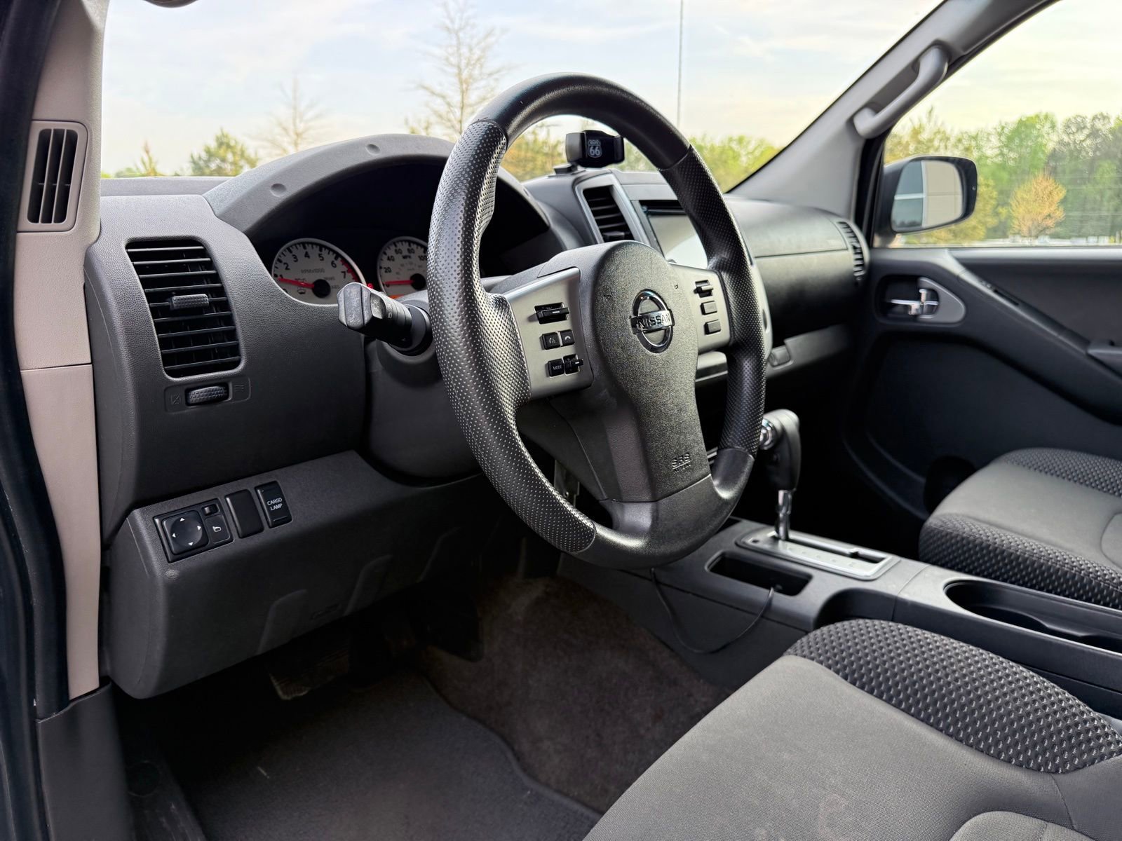 Used 2013 Nissan Frontier Desert Runner image 22