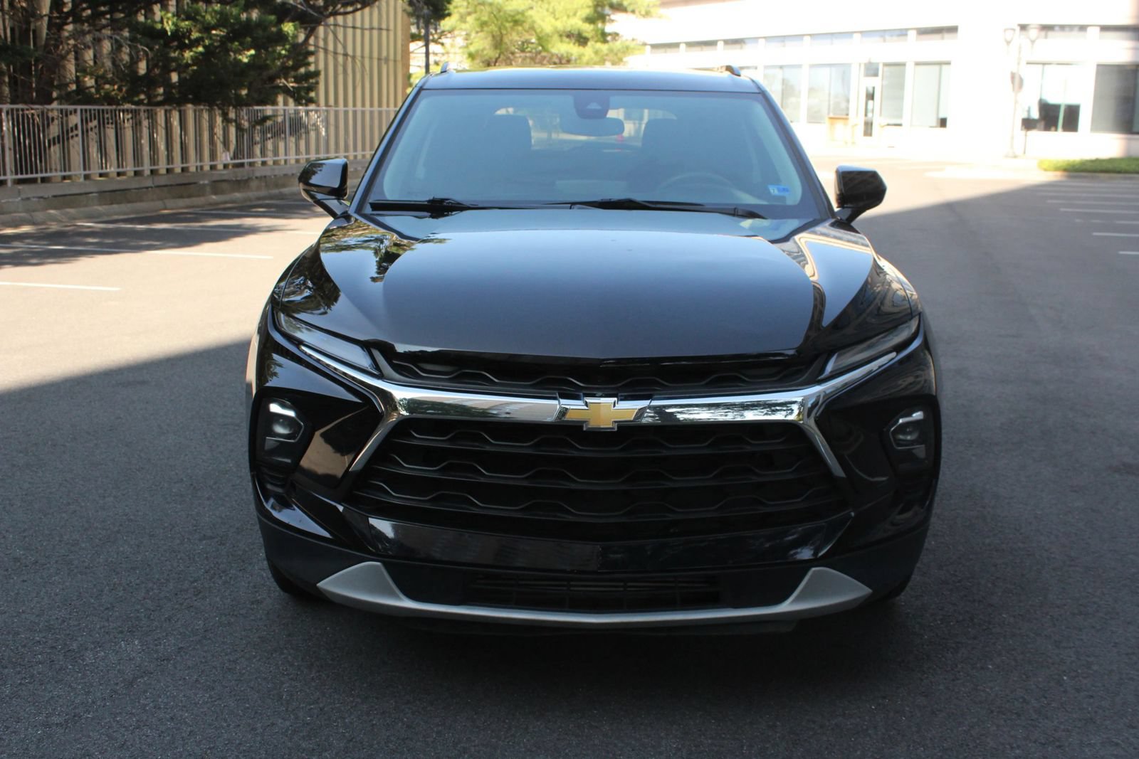 Used 2023 Chevrolet Blazer LT w/ Convenience Package FWD image 3