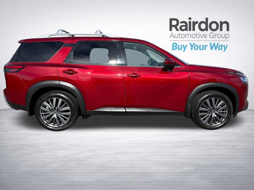 Used 2024 Nissan Pathfinder SL w/ SL Premium Package AWD/4WD image 8