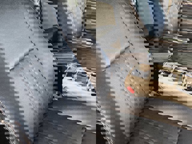 Used 2015 Chrysler Town & Country Touring w/ Driver Convenience Group image 5