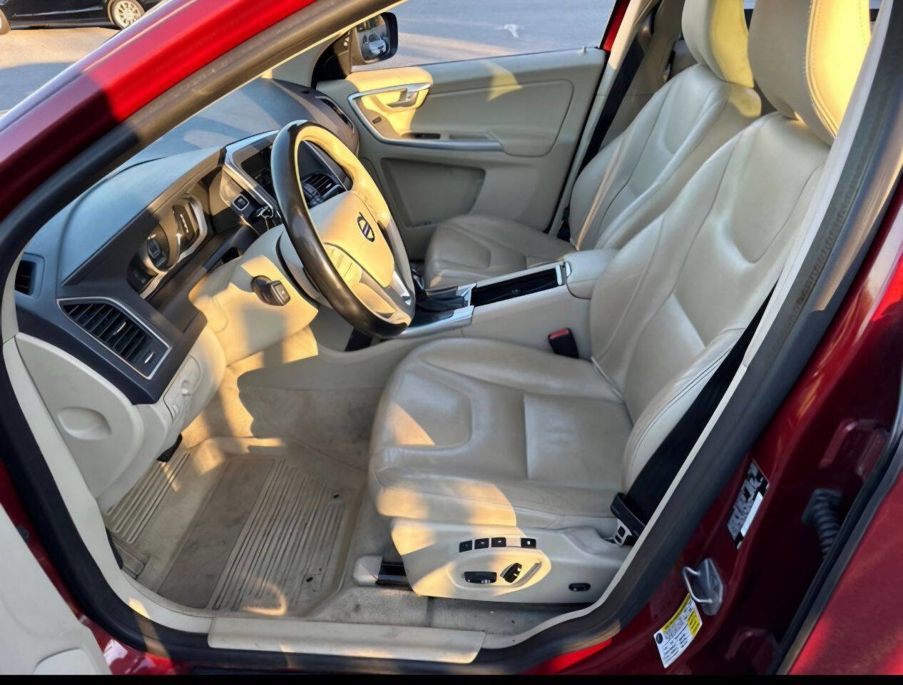 Used 2015 Volvo XC60 T5 image 10