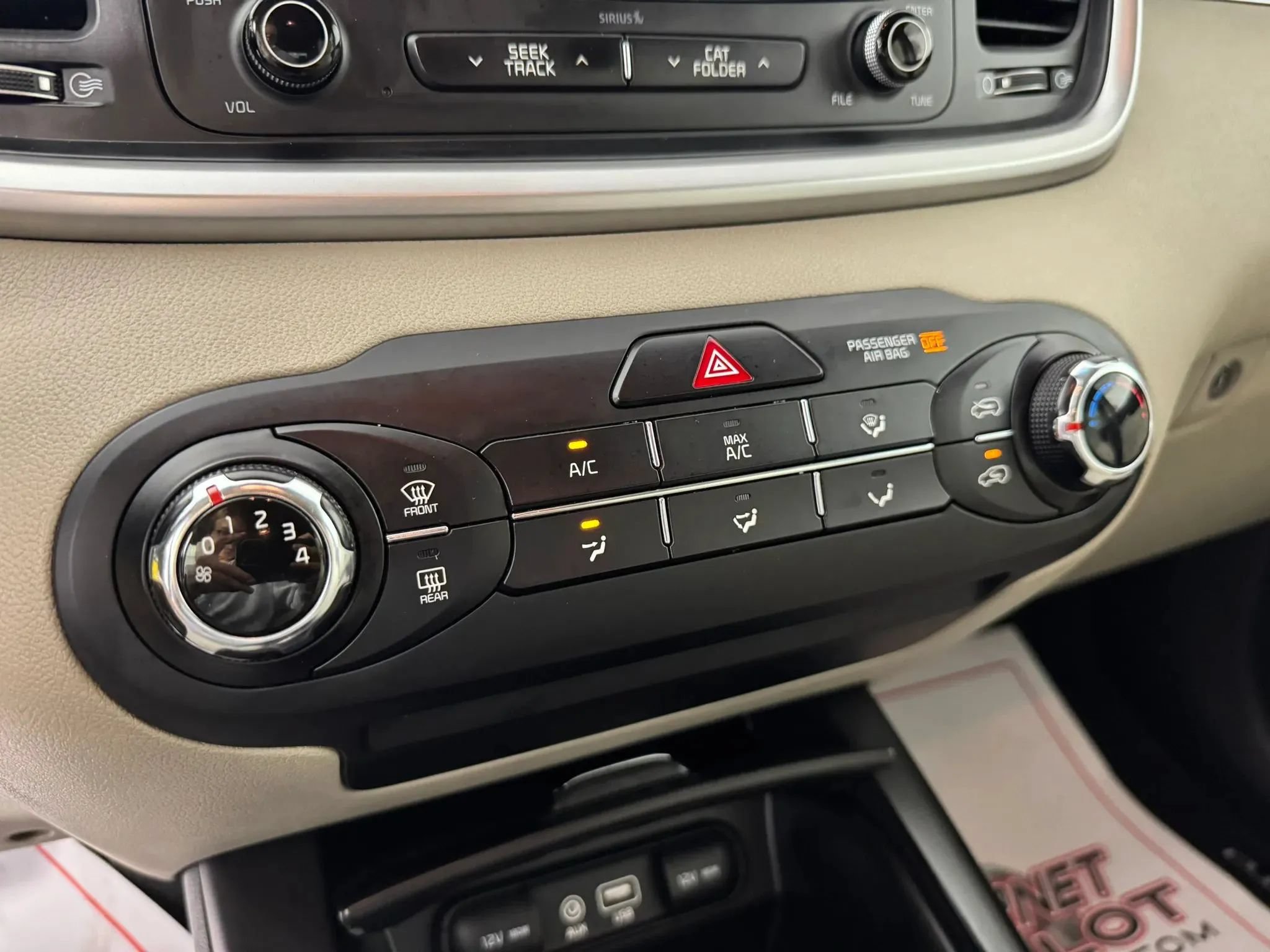 Used 2017 Kia Sorento AWD image 19