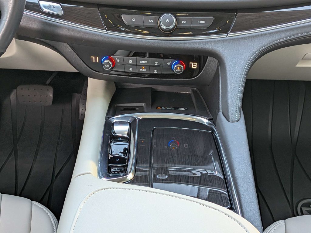 Used 2023 Buick Enclave Essence w/ Experience Buick Package FWD image 19