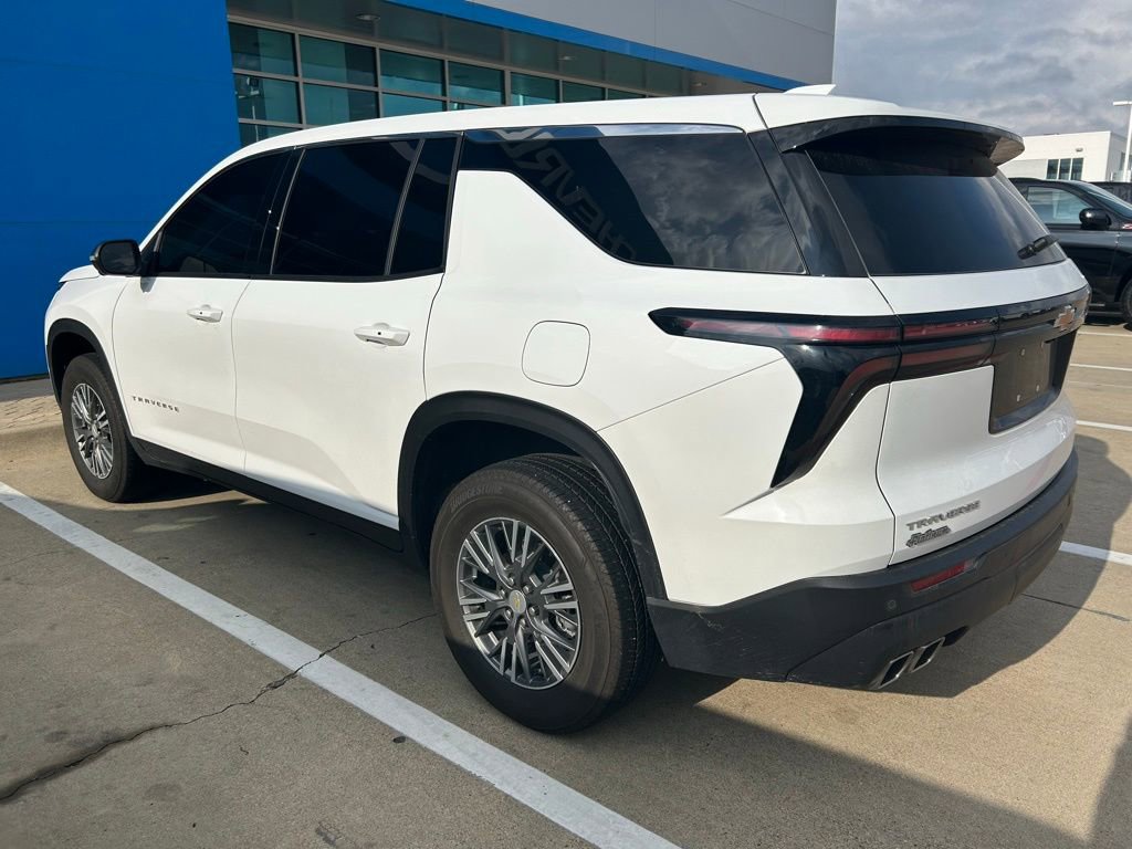Used 2024 Chevrolet Traverse LS FWD image 8