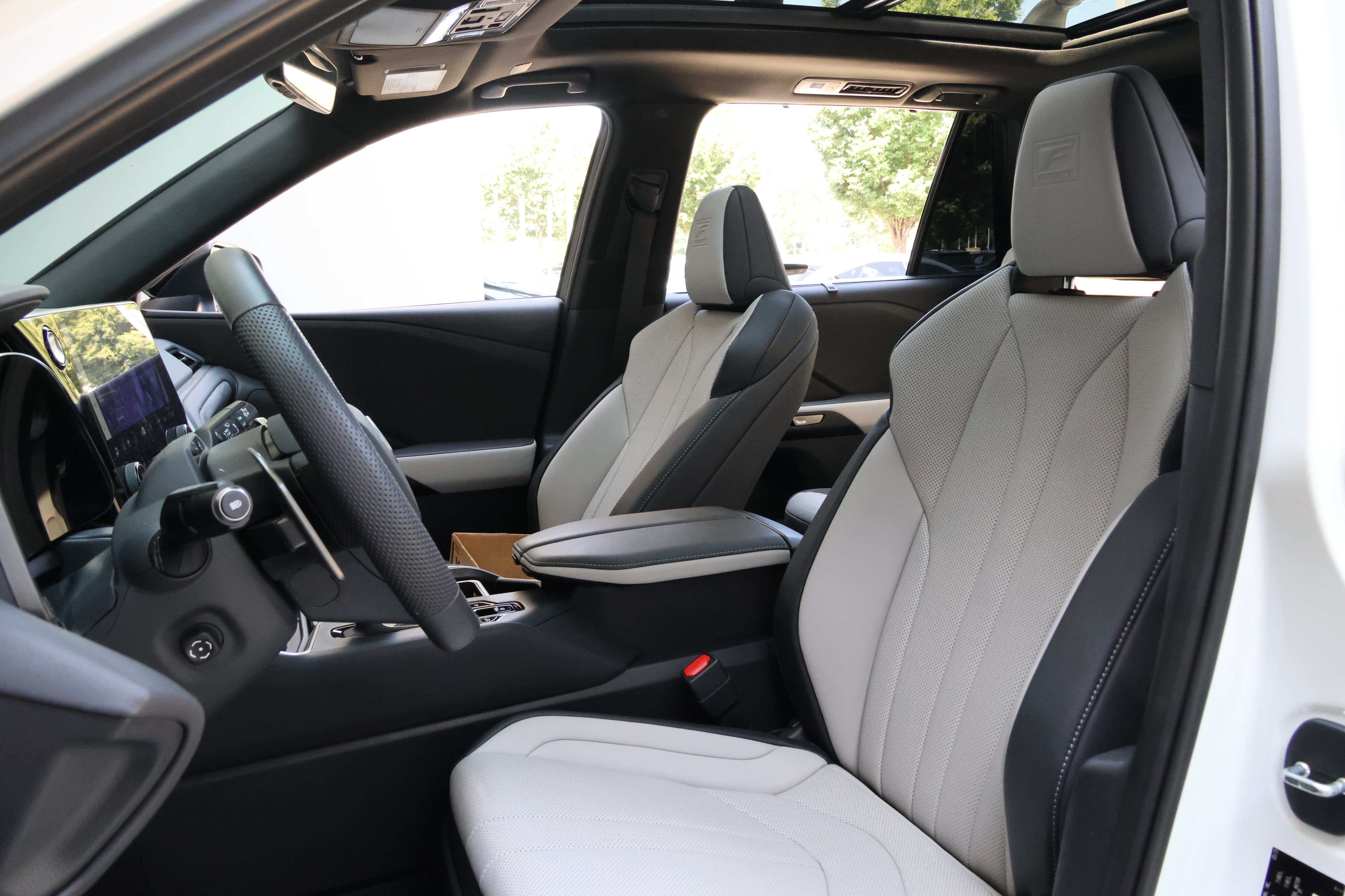 Used 2025 Lexus TX 350 AWD w/ Technology Package image 36