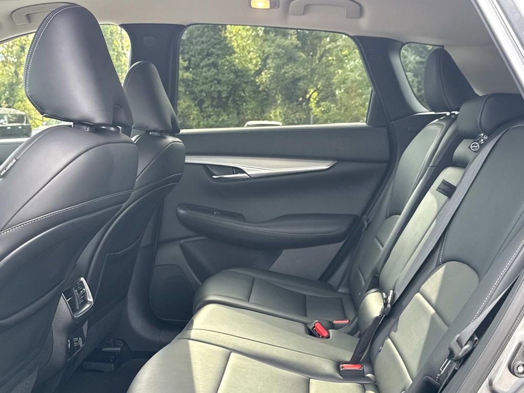 Used 2021 INFINITI QX50 Luxe image 18