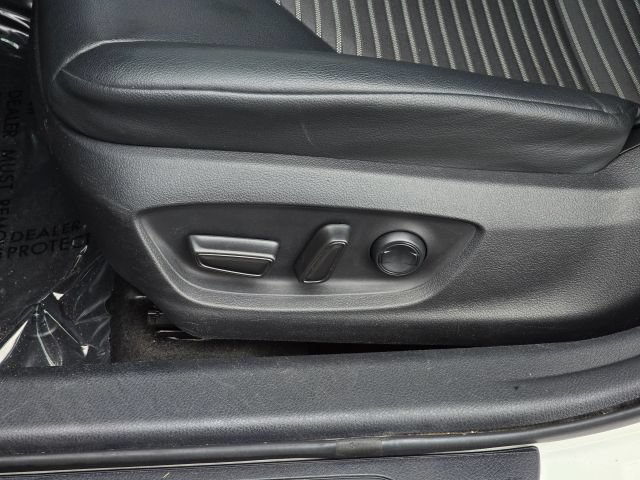 Used 2021 Toyota Camry SE FWD image 11