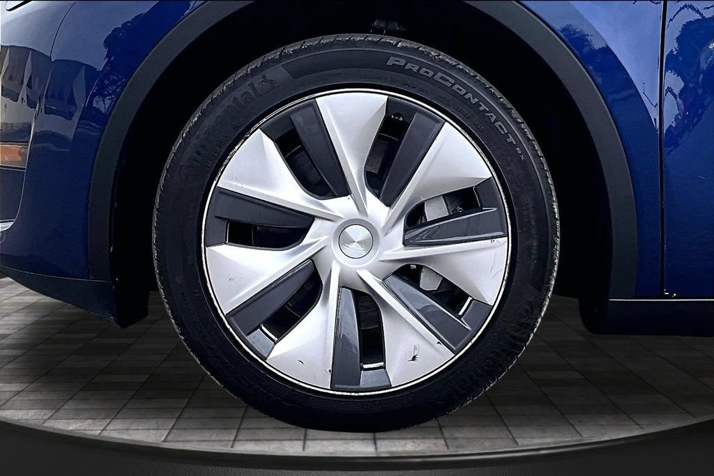 Used 2023 Tesla Model Y Long Range AWD/4WD image 9