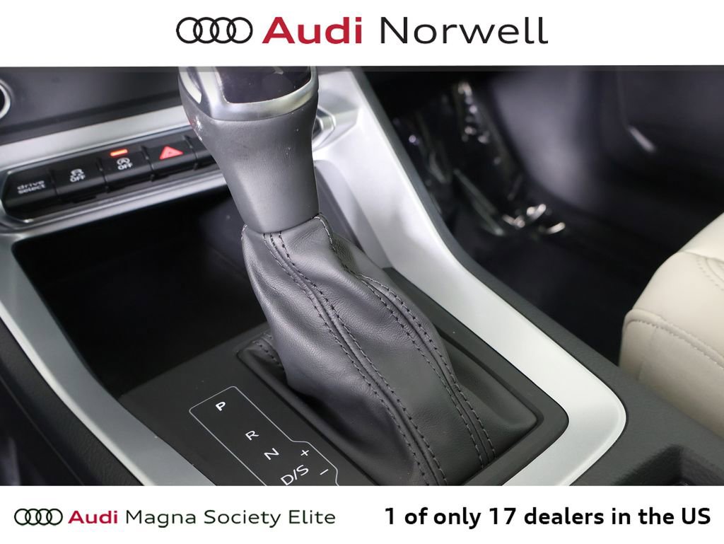 Used 2023 Audi Q3 2.0T Premium w/ Convenience Package AWD/4WD image 4