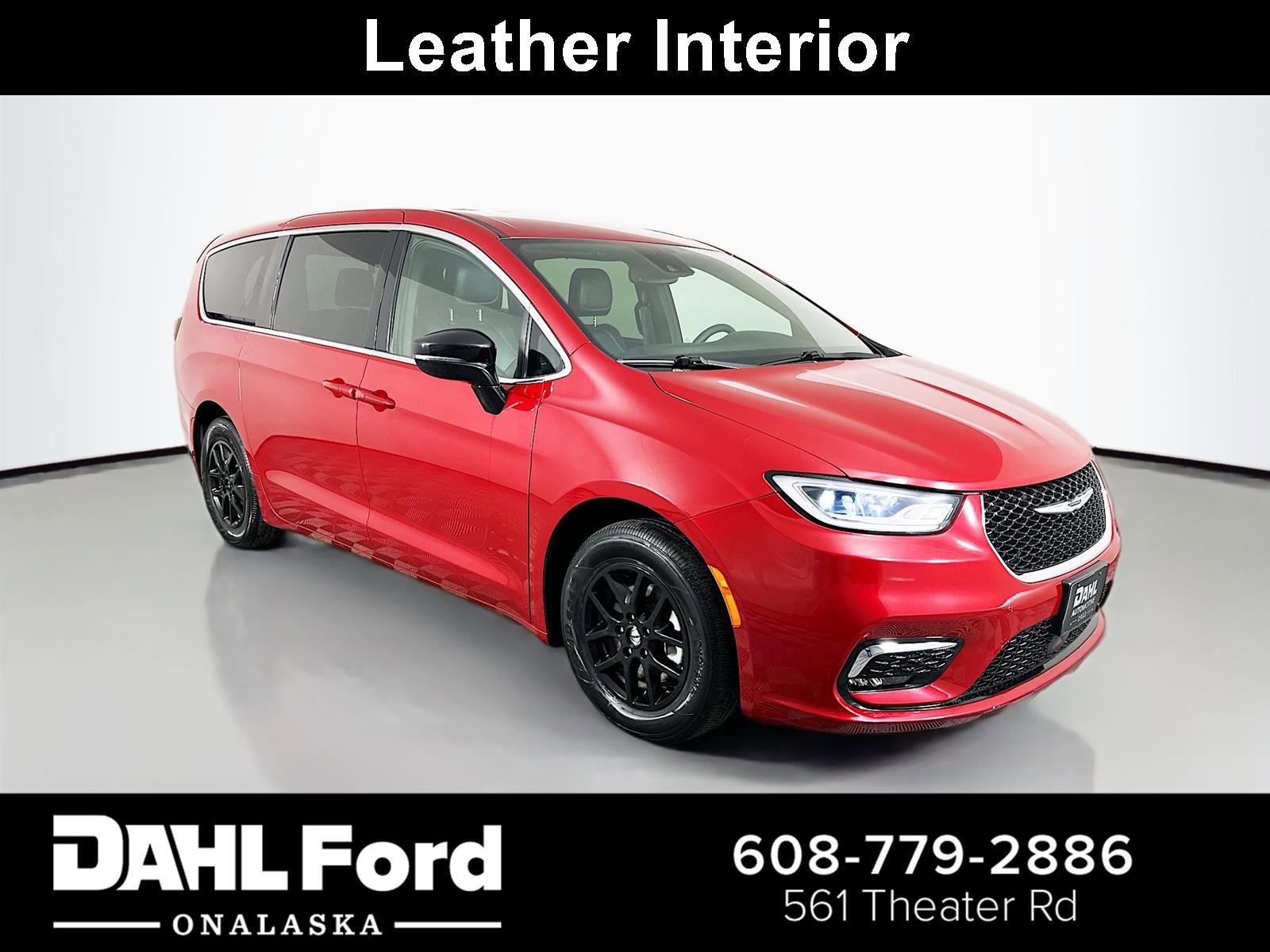 Used 2025 Chrysler Pacifica Select image 1