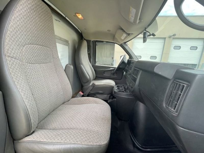 Used 2015 Chevrolet Express 3500 RWD image 15
